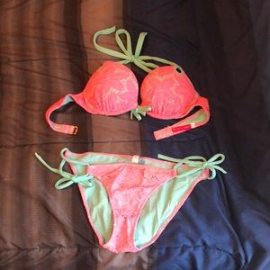 Victoria Secret - Bikini top and bottom